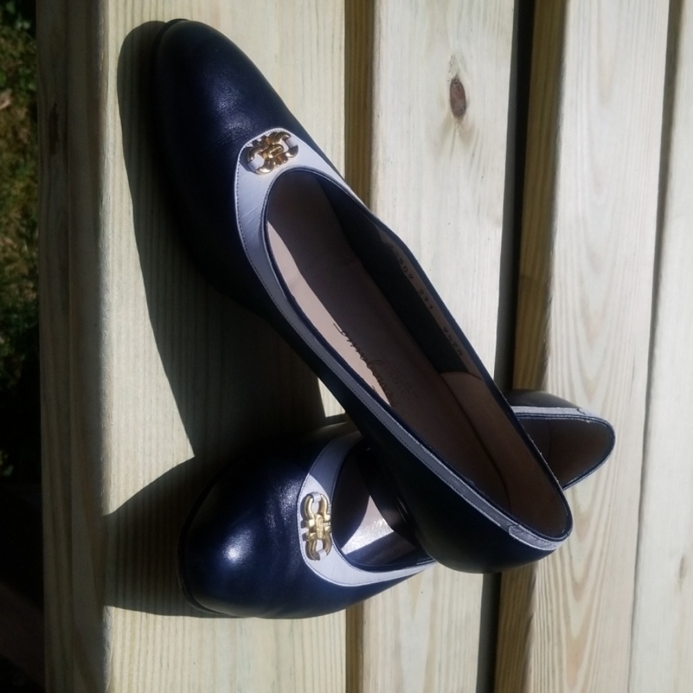 Shoes - Picture 6 of 8